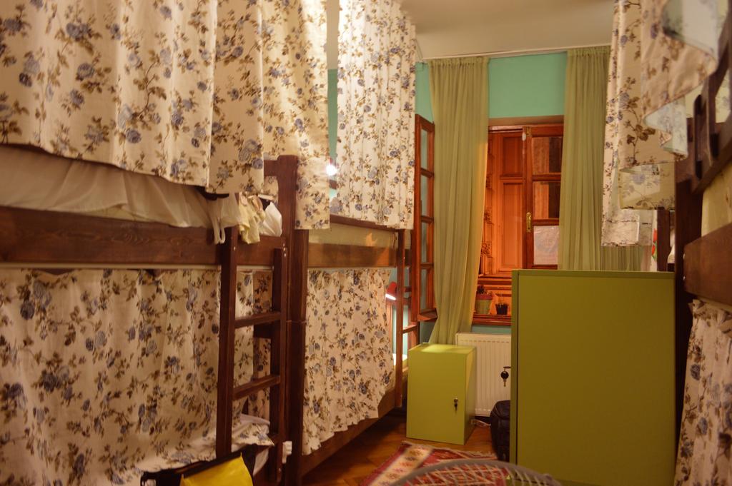 Patio Hostel Тбилиси Экстерьер фото