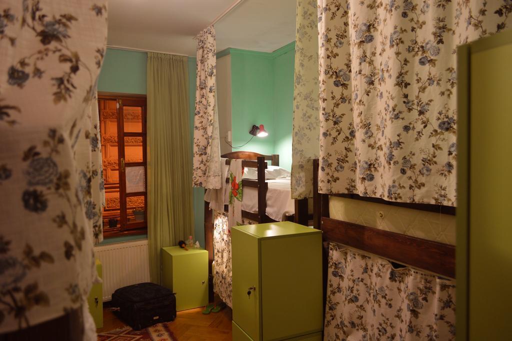 Patio Hostel Тбилиси Экстерьер фото