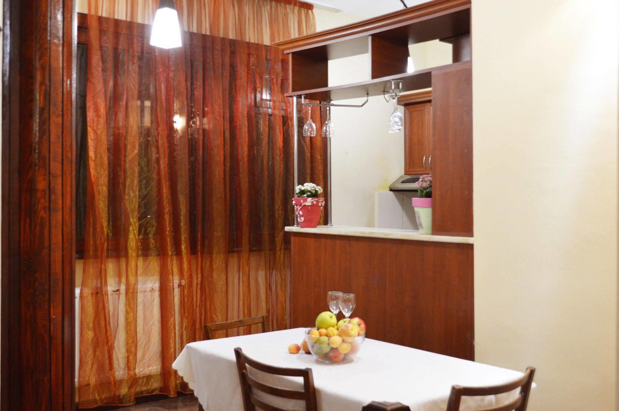 Patio Hostel Тбилиси Экстерьер фото