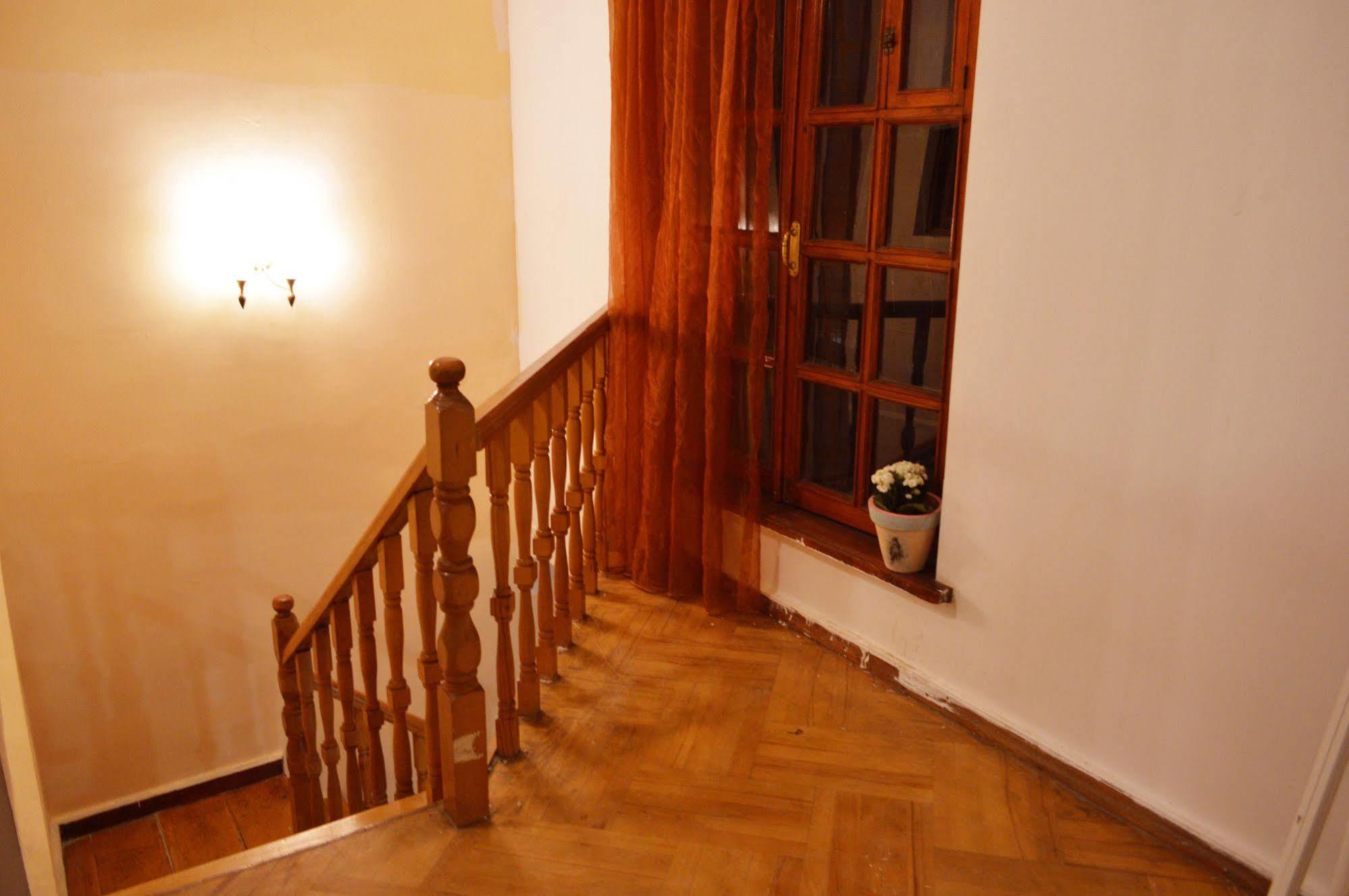 Patio Hostel Тбилиси Экстерьер фото